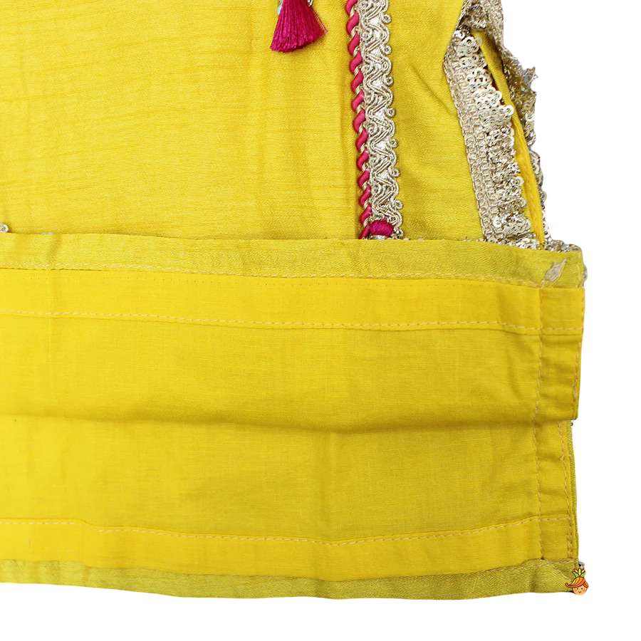 Delicate Grace: Kurti with Lace Detailing, Pant & Dupatta